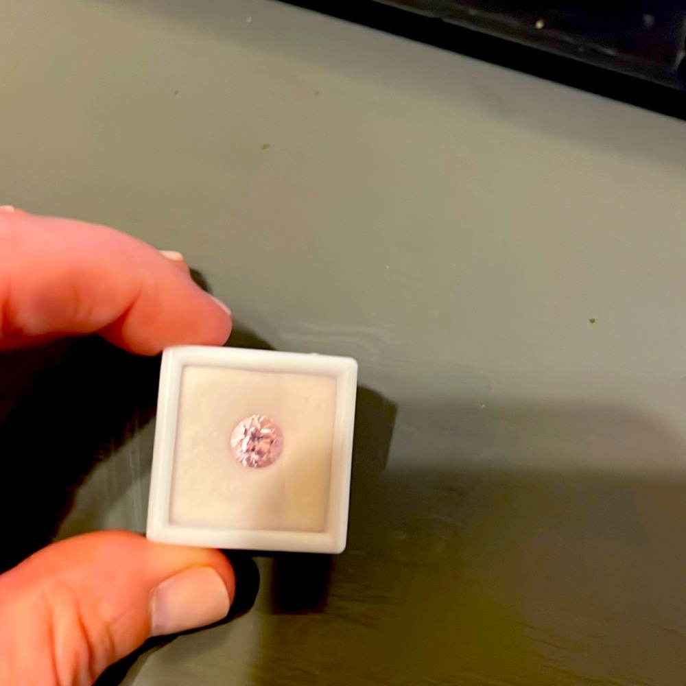 2 carat 7 mm kunzite